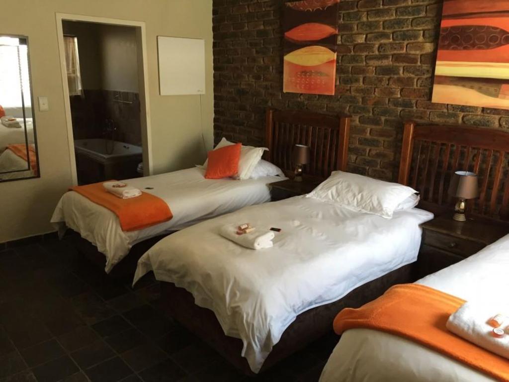 Travellers Nest Guesthouse 17/93