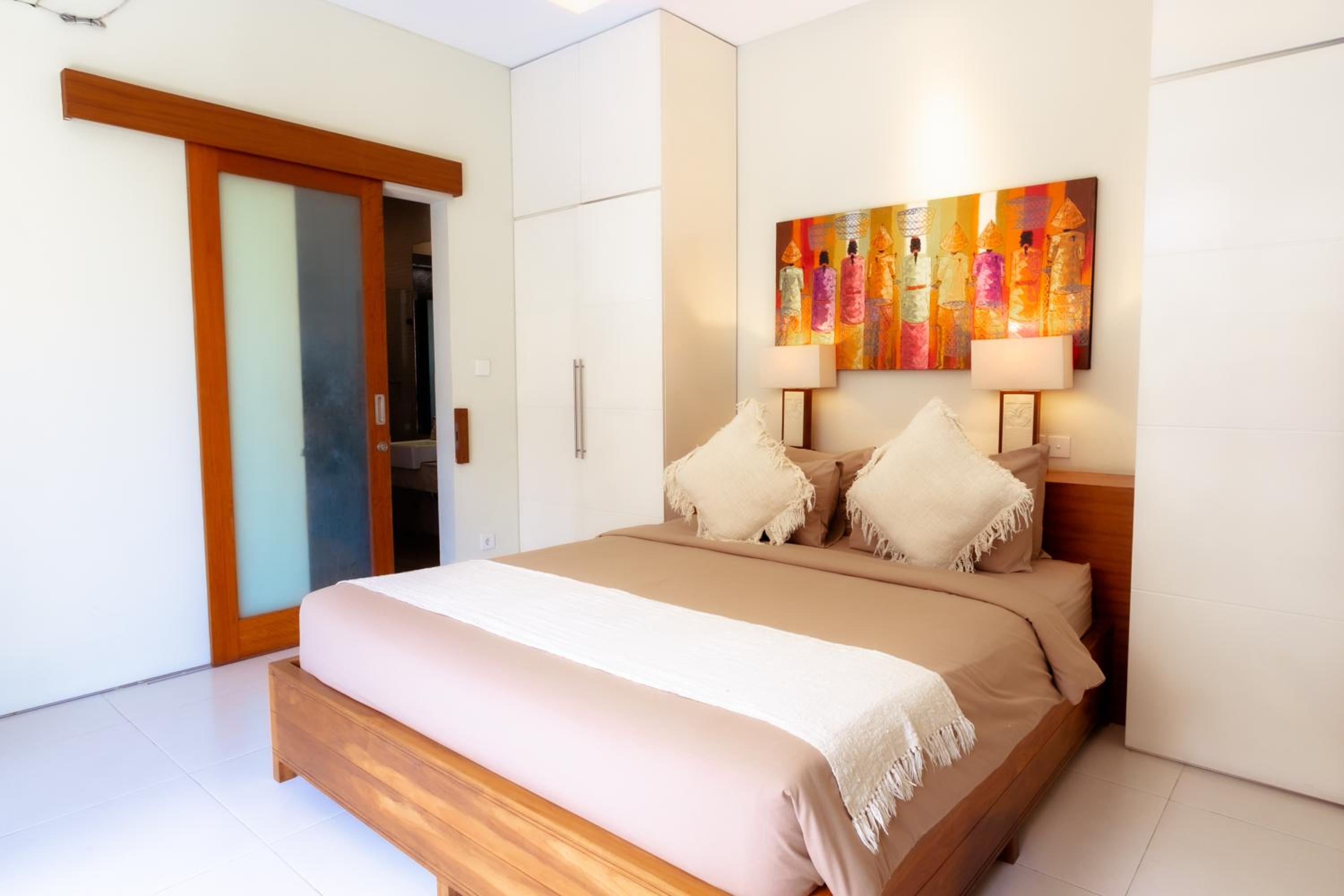 3 Bedrooms, Villa