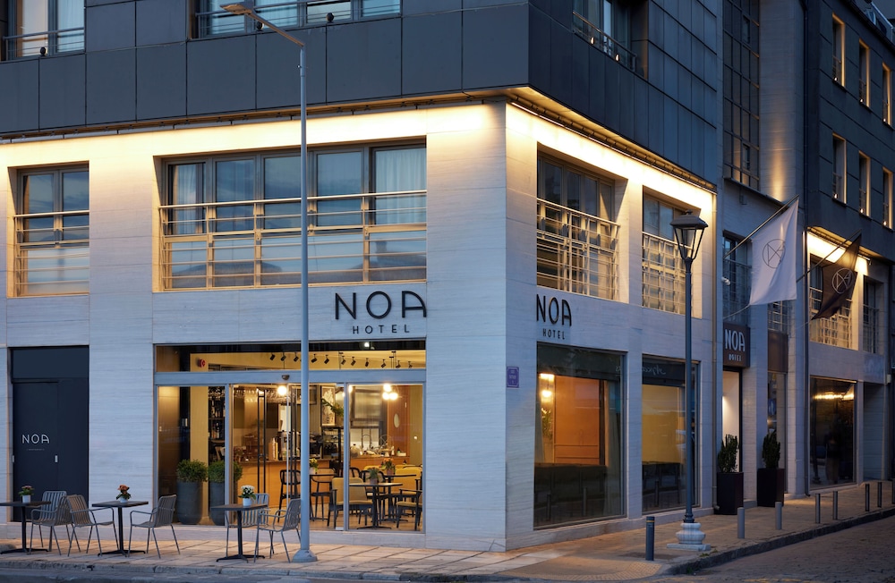 Noa Hotel 3/66