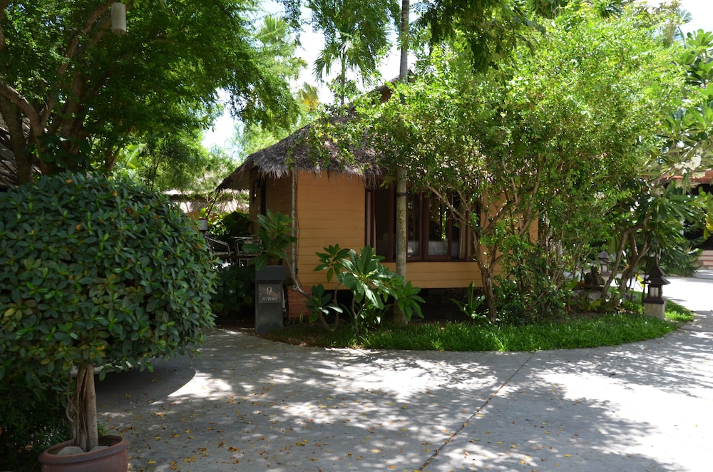Inrawadee Resort 61/68