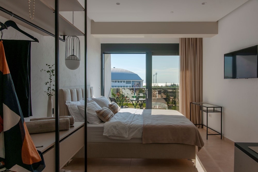 Soho Suites 33/54