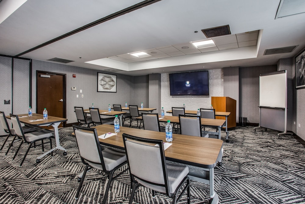 Hyatt Place Fort Worth Cityview 48/58