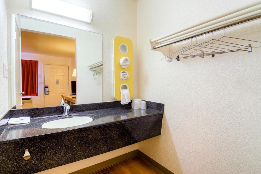 Motel6 El Cajon, CA - San Diego 37/38