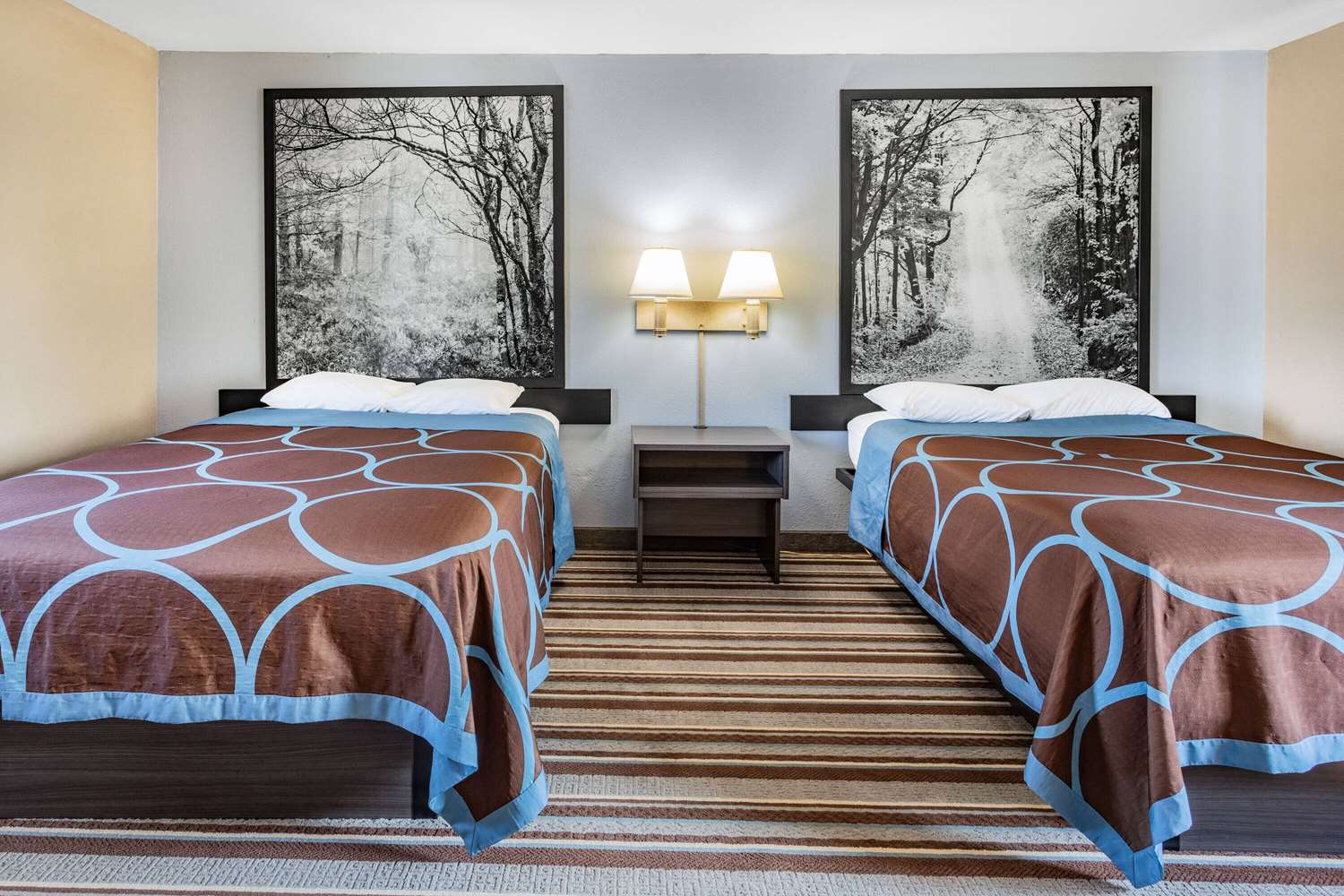 Super 8 by Wyndham Marysville/Port Huron Area 16/33