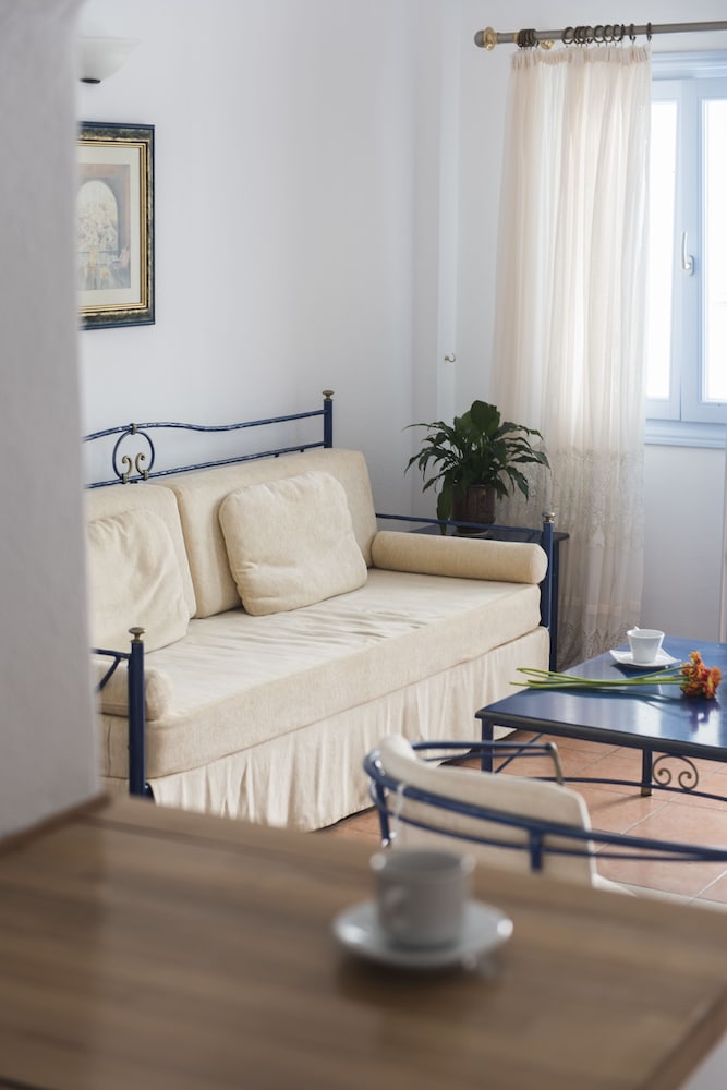 Kastro Suites 46/78