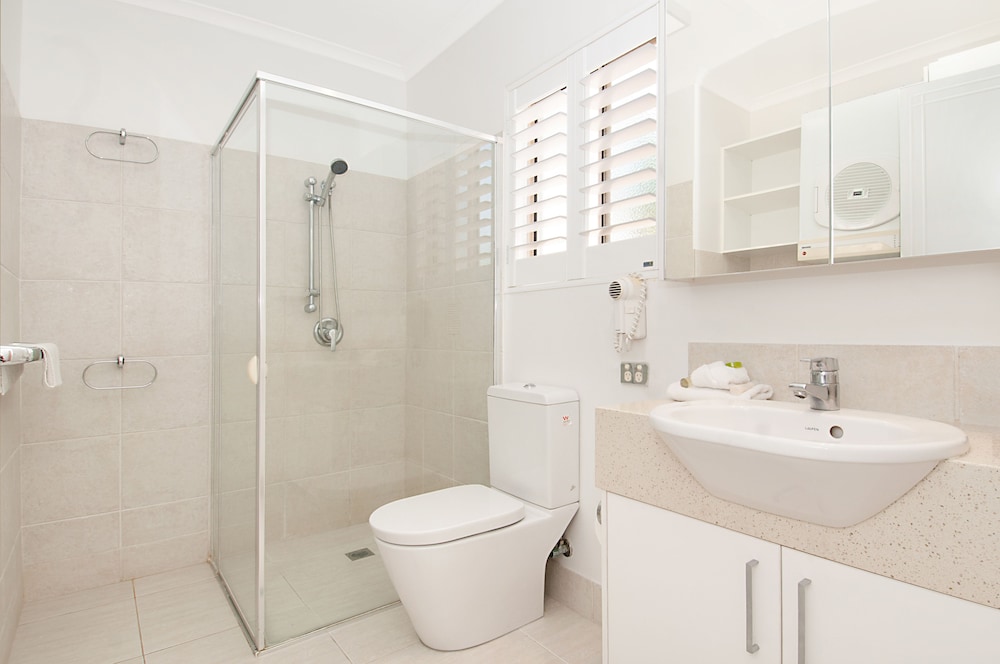 OFFSHORE NOOSA RESORT 74/78