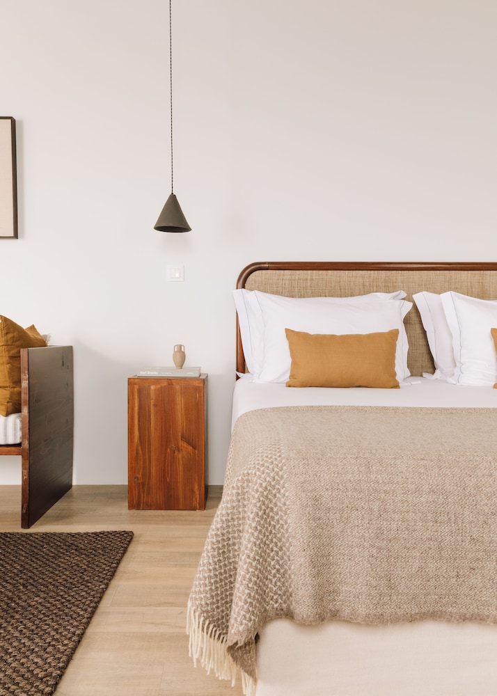 White Exclusive Suites And Villas 9/38