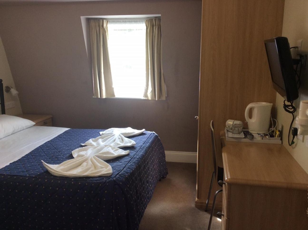 غرفة بسرير مزدوج بحمام خاص، Central Hotel 3/10