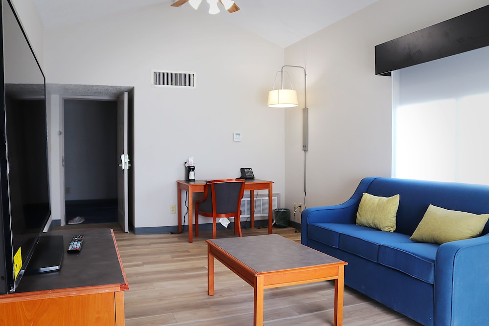 La Quinta Inn by Wyndham Columbus Airport Area 36/62