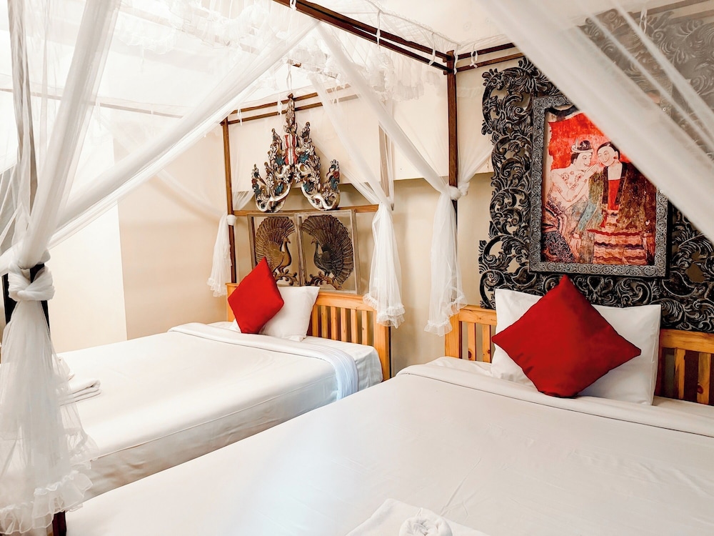 DELUXE, TWIN BEDS