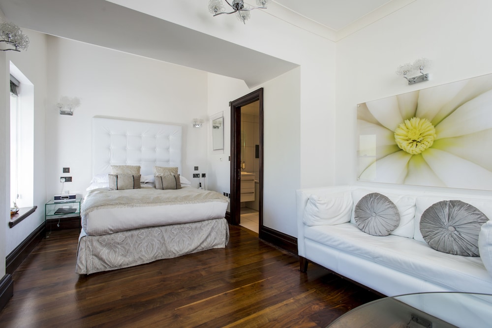 Windermere Suites 15/39