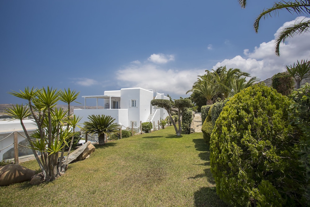 Paros Palace 66/76