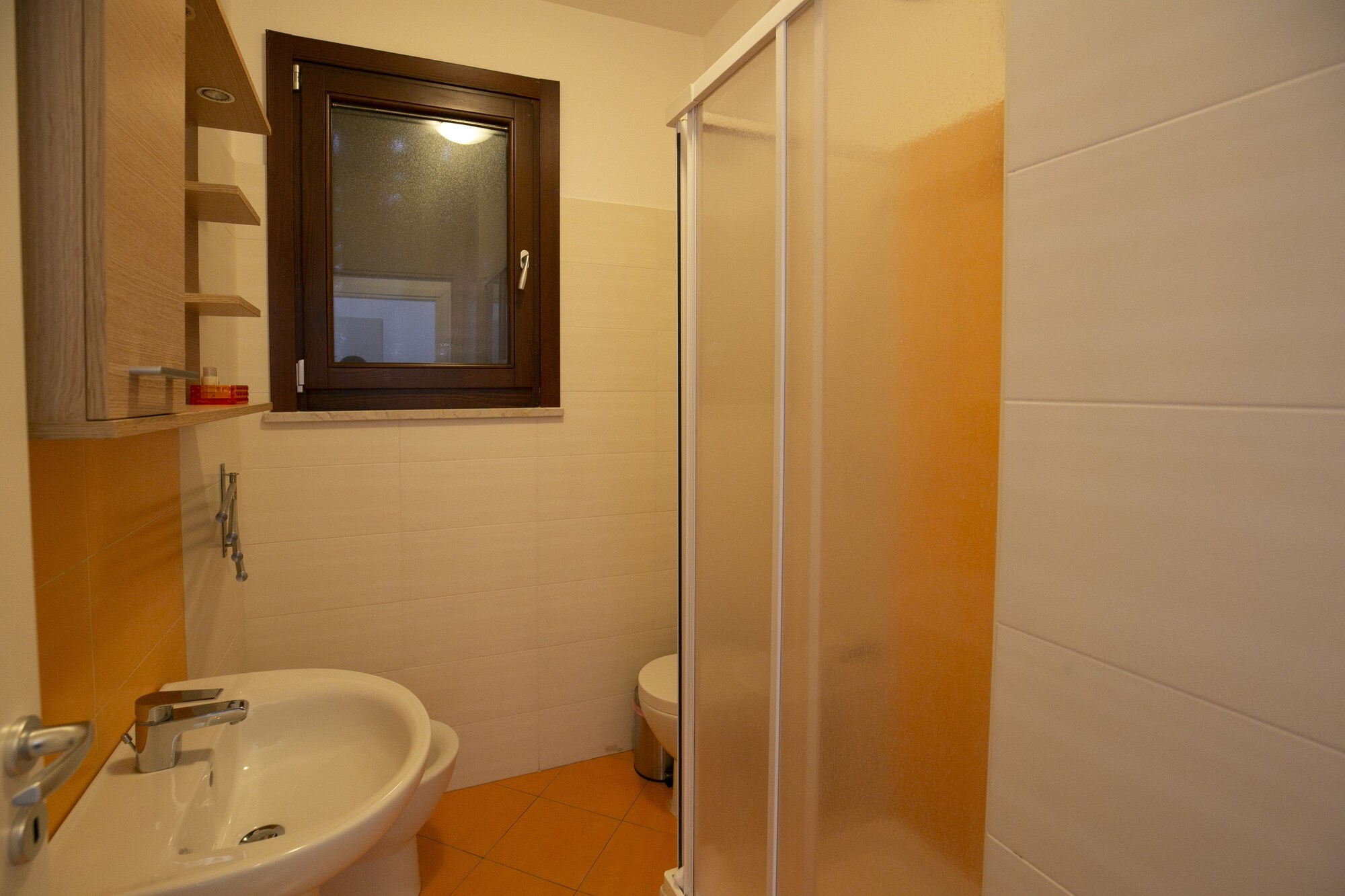 2 BEDROOMS, APARTMENT