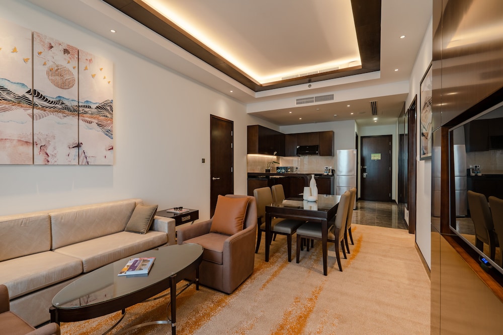 Johari Rotana 40/66
