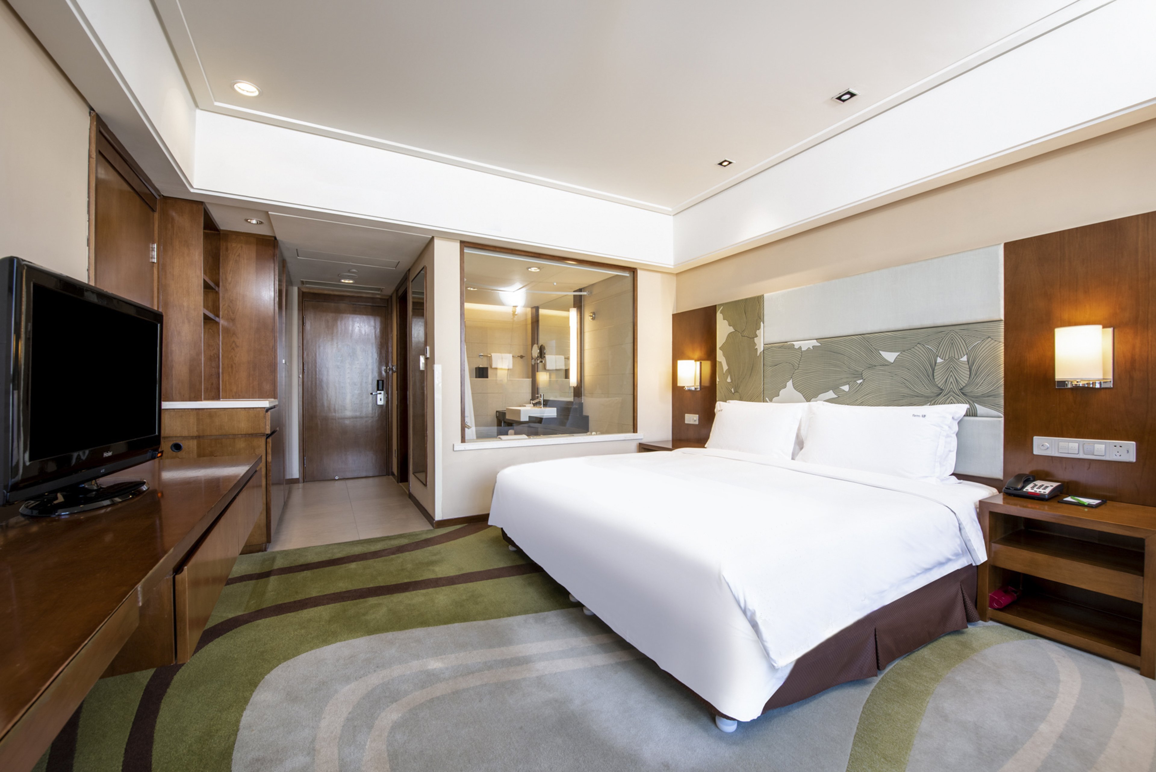 Holiday Inn Qingdao City Centre 12/50