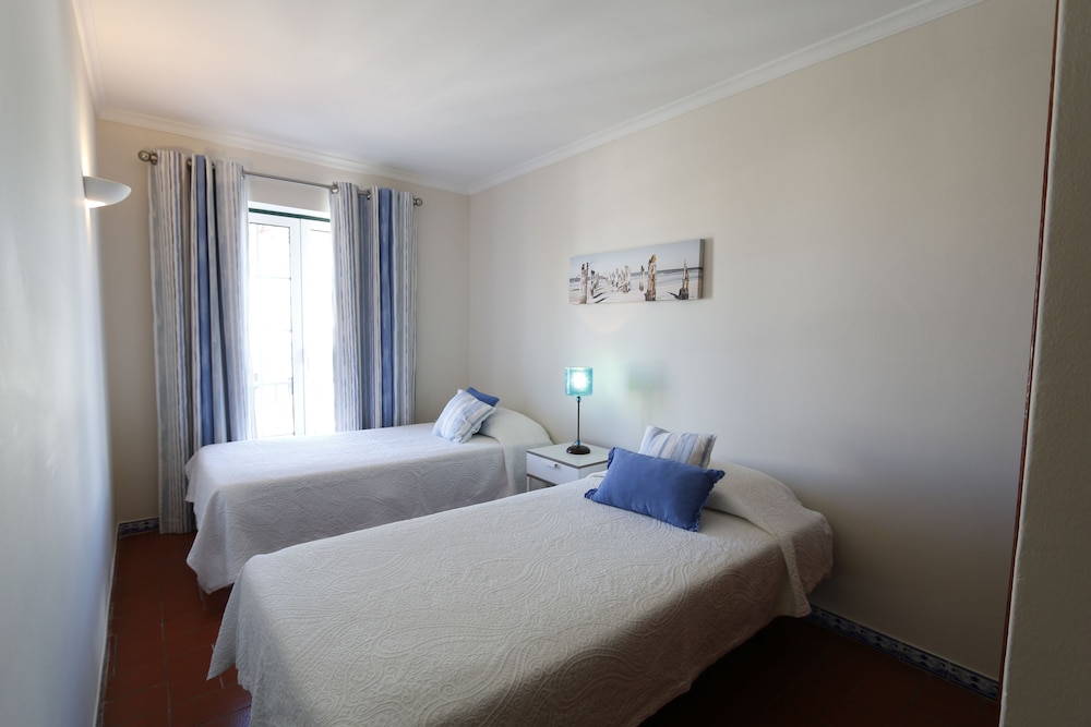 APARTAMENTOS THE OLD VILLAGE BY VILLAGE 4U 32/75
