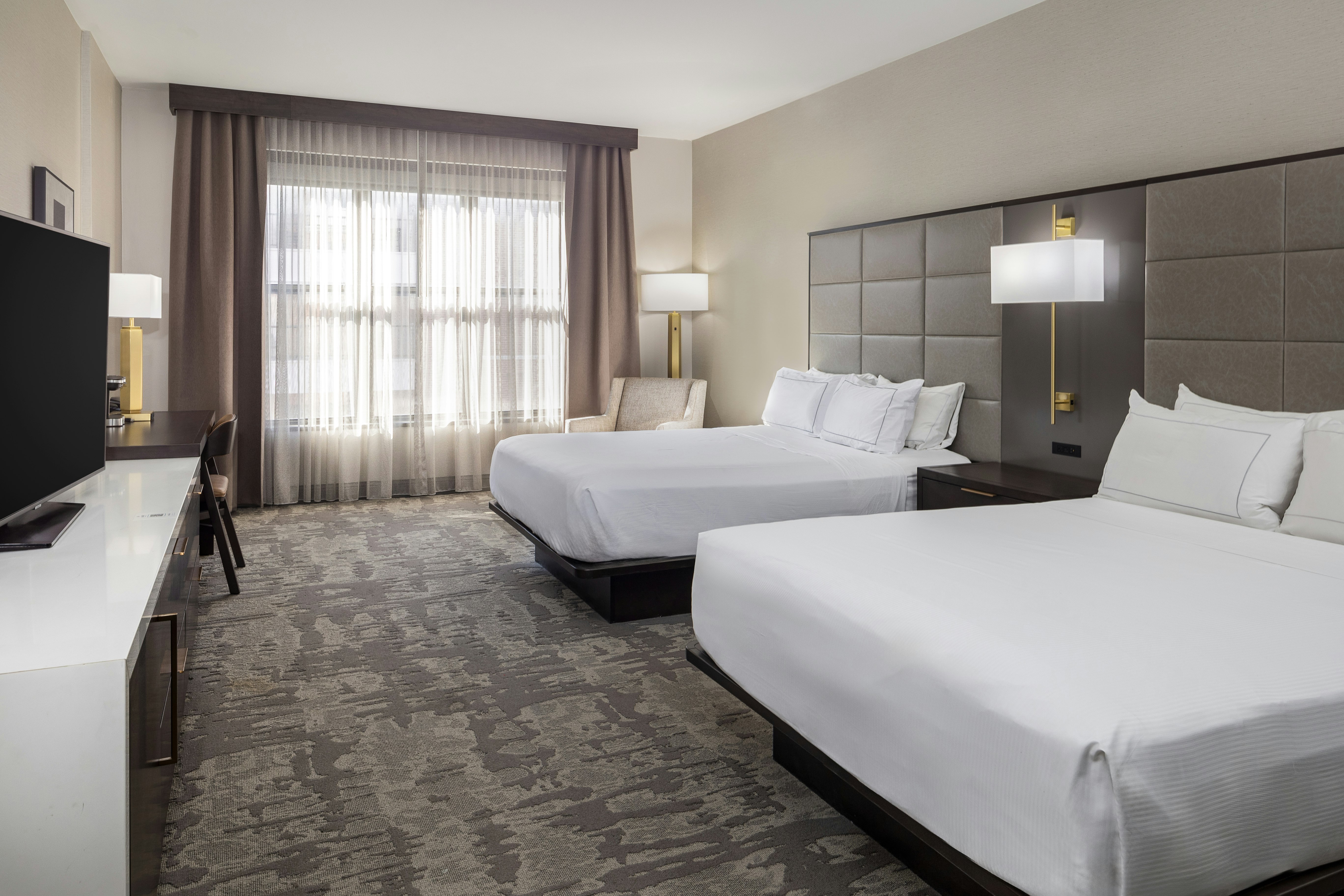 DELUXE, 2 QUEEN BEDS, ACCESSIBLE