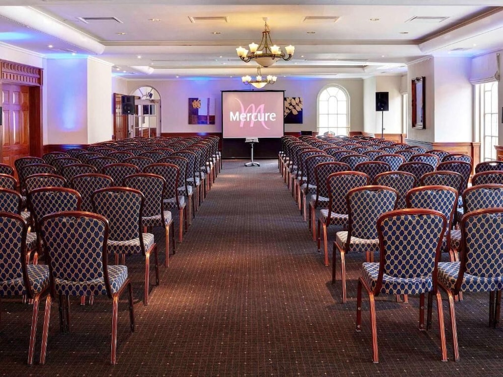 Mercure Southgate Hotel 40/49