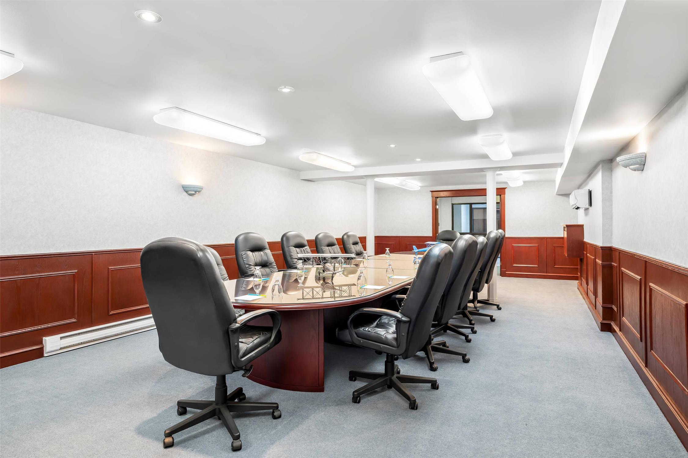 Park Inn by Radisson Sydney, NS 14/19