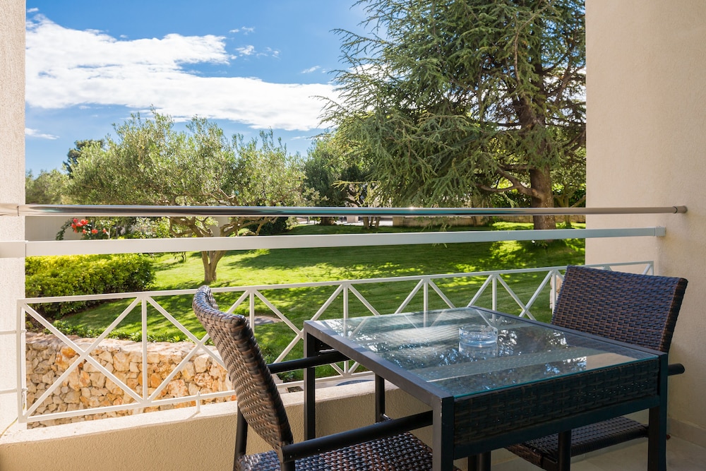 Bretanide Sport Wellness Resort 32/50