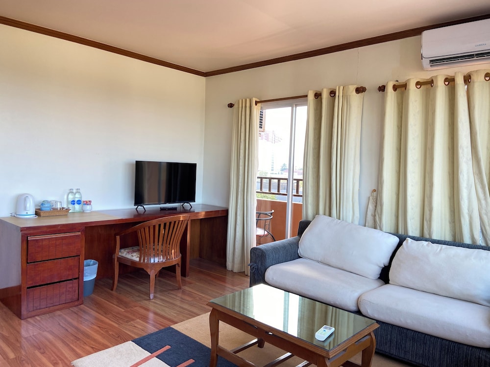 Thipurai Beach Hotel 30/50
