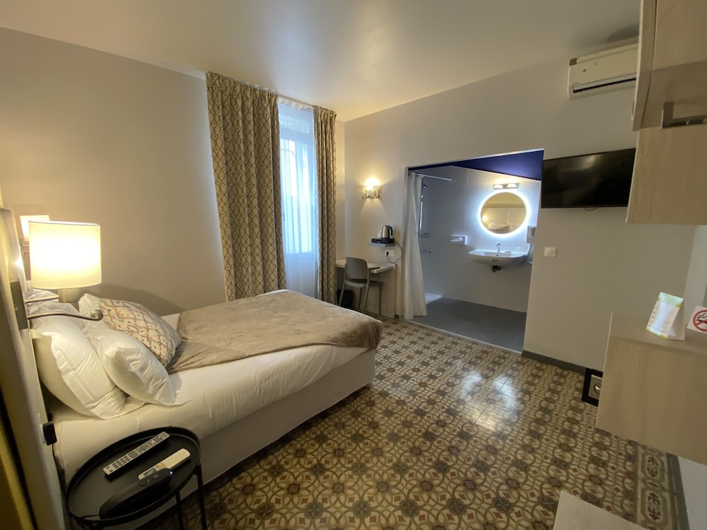 غرفة قياسية بسرير كوين في الطابق الأرضي، Majestic Hotel 8/10