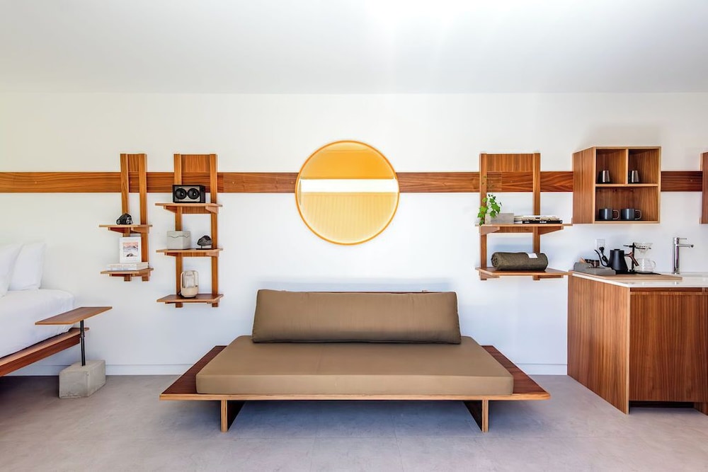 RESET Hotel Joshua Tree 10/50