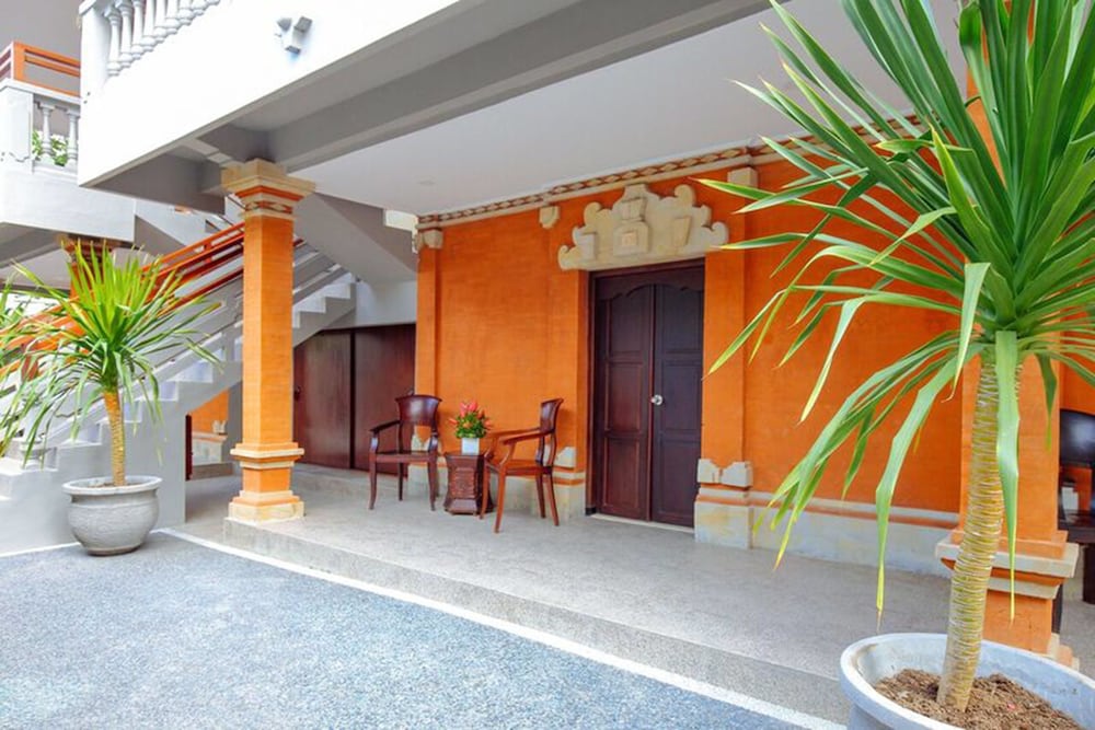 DEWI SRI HOTEL 17/70