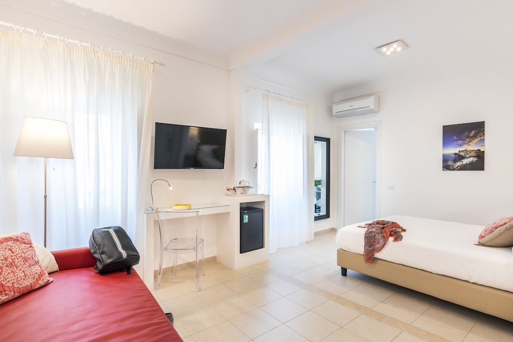 Lemoni Suite 26/56