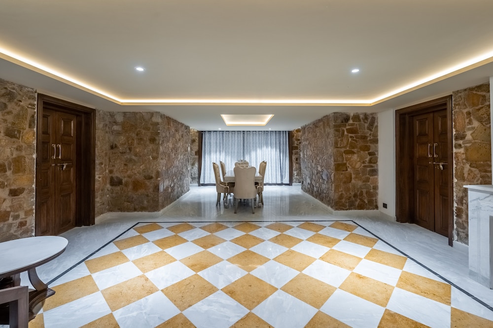 Lobby at Juna Mahal Jungle Resort Ranthambore, SAWAI MADHOPUR