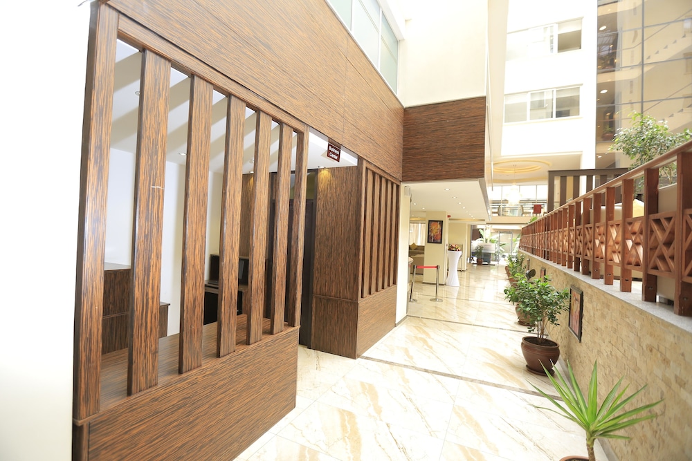 Cassiopeia Hotel 8/50