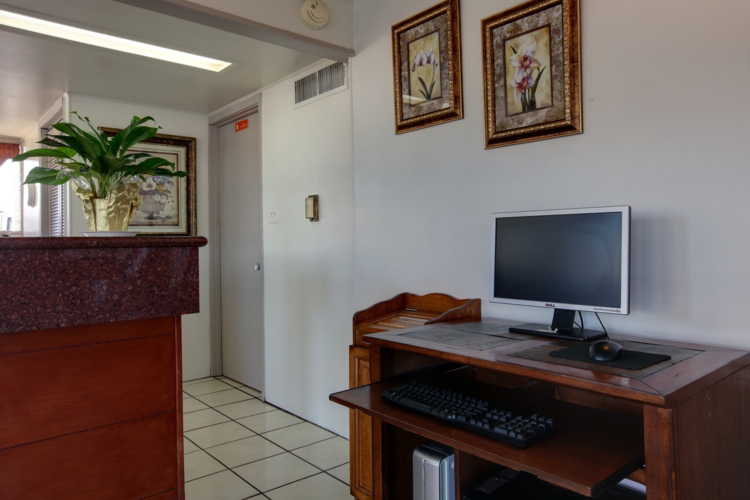 Americas Best Value Inn Uvalde 27/31