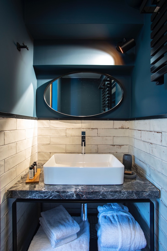 The Foundry Suites Athens 50/50