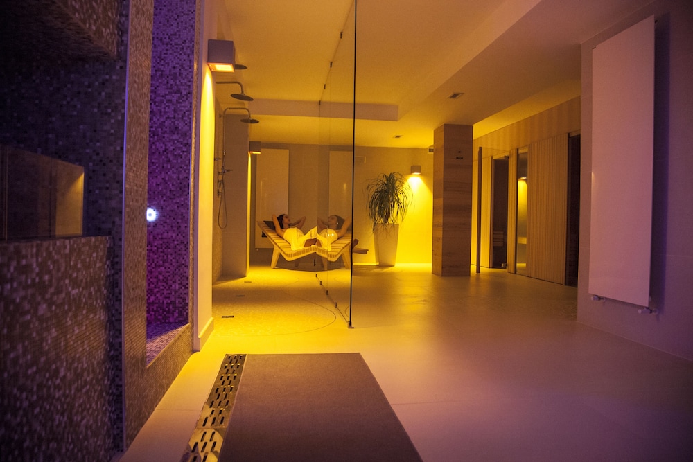 Astrea Wellness & Spa 48/49