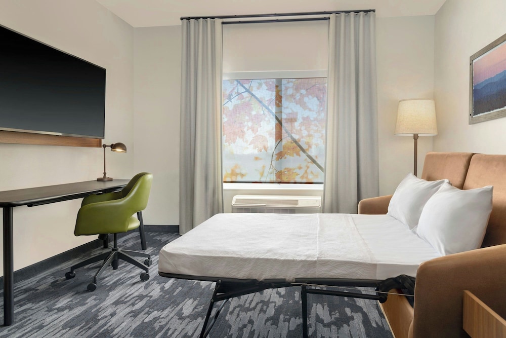 Fairfield by Marriott Inn & Suites Kansas City at The Legends 12/38