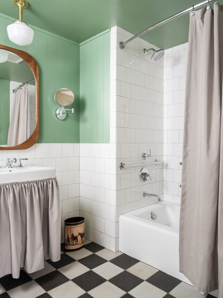 Le Petit Pali at Ocean Ave 50/50