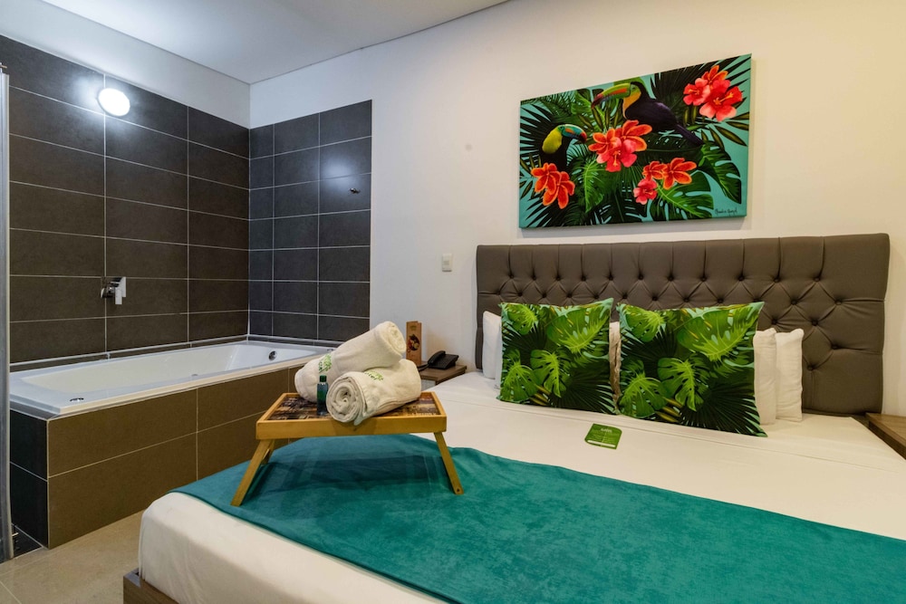 LLERAS GREEN HOTEL 40/71