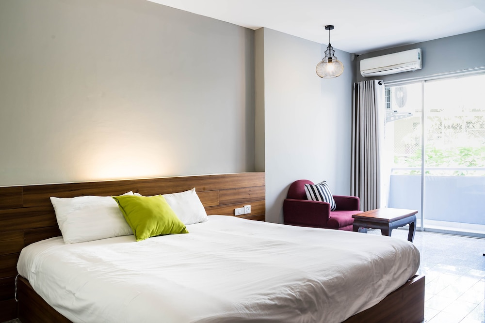 SUPERIOR, KING BED