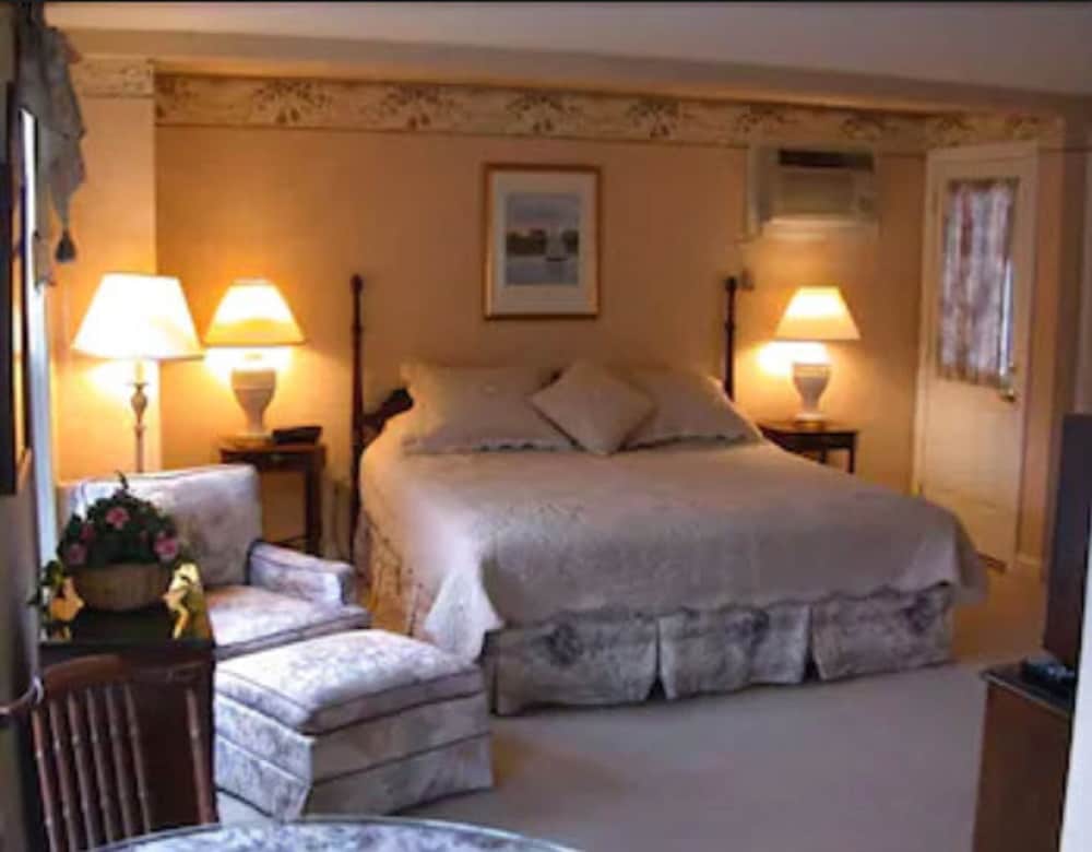 Americas Cup Inn 31/81