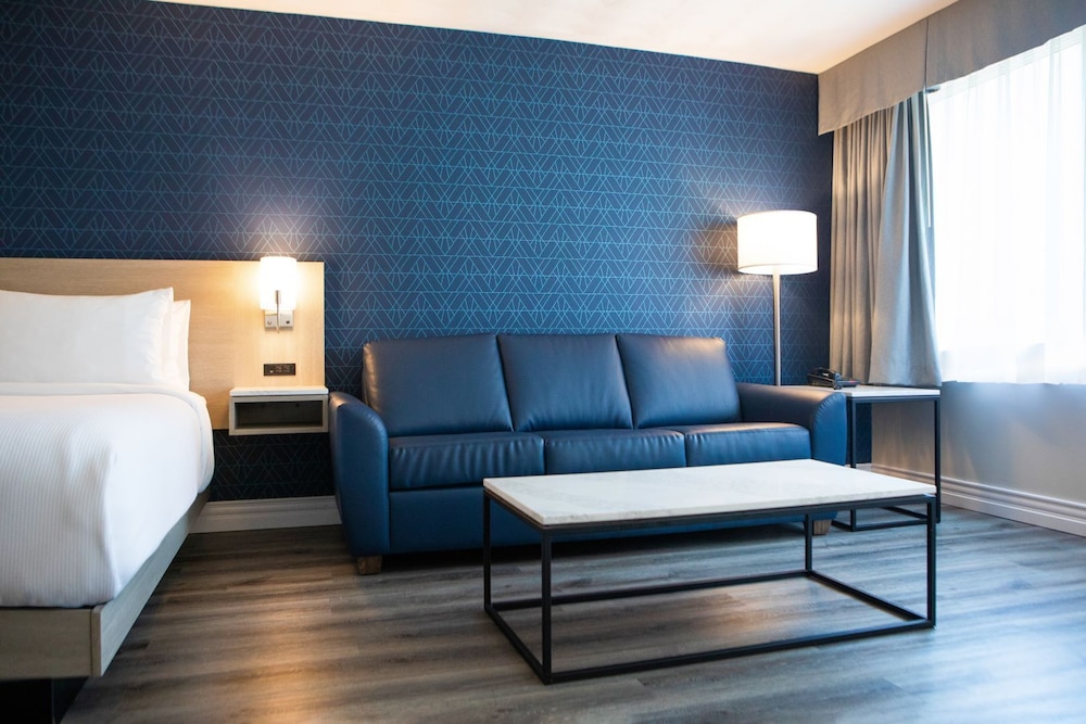 Fredericton Inn 43/65