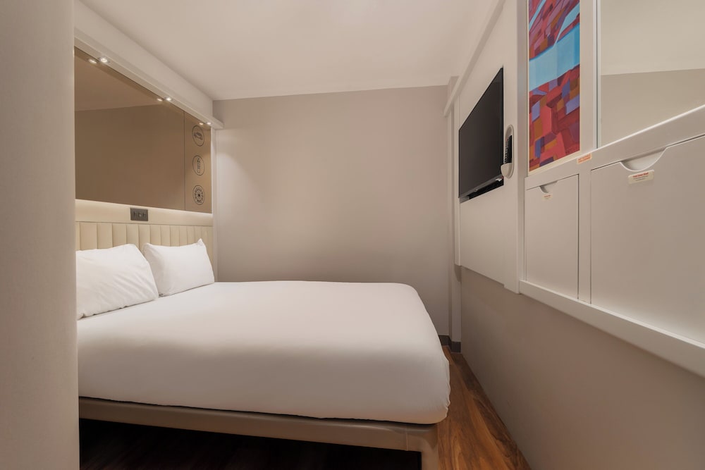 Point A Hotel London Canary Wharf 36/61