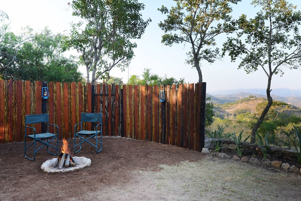 Tomjachu Bush Lodges 65/74