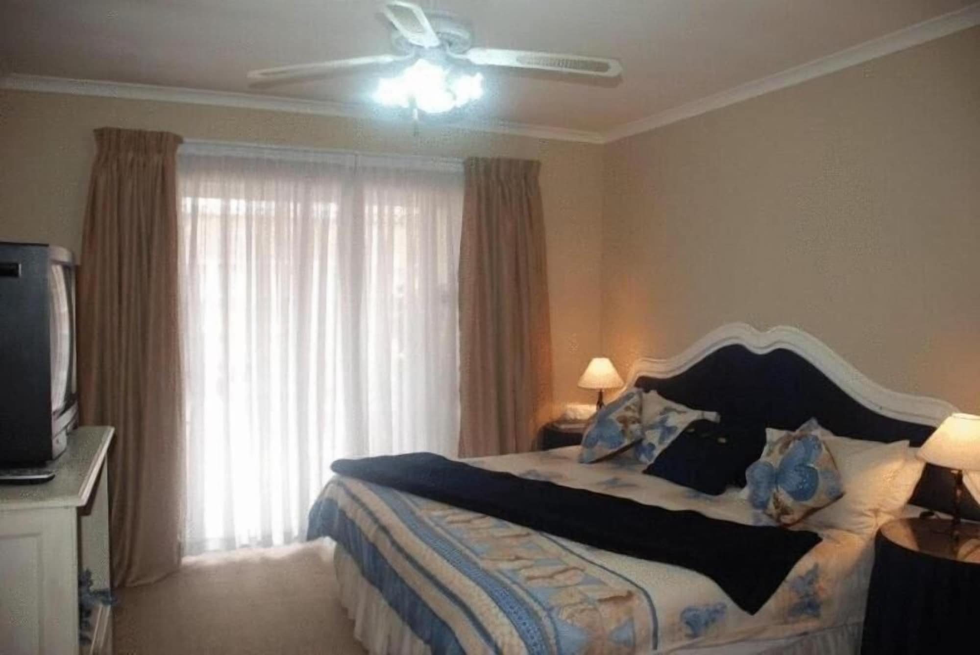 bachelor selfcatering