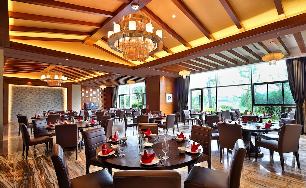 INTERCONTINENTAL SANCHA LAKE 20/33
