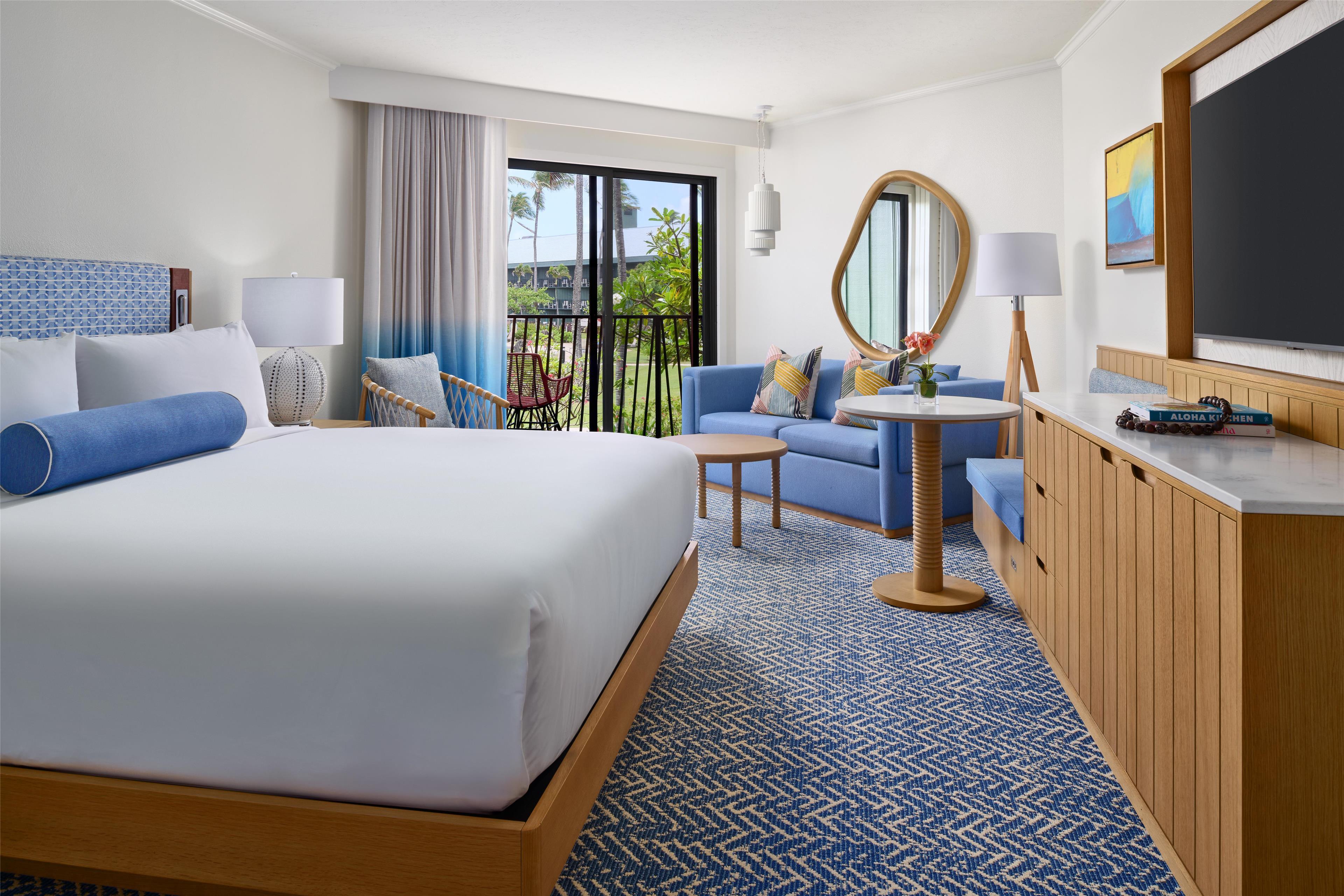 Signature, King Bed, Pool and Ocean View