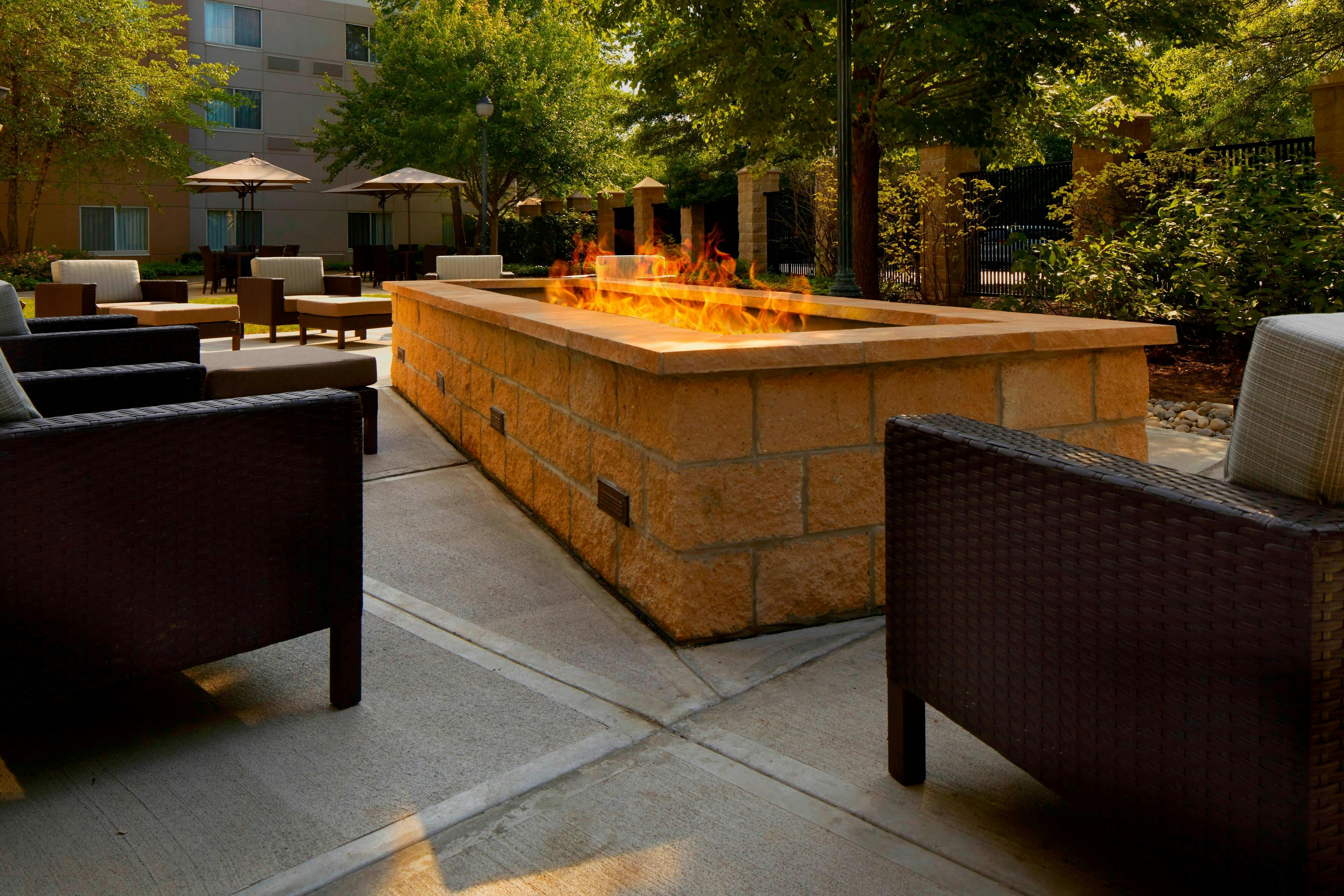 Courtyard By Marriott Edison Woodbridge 39/40