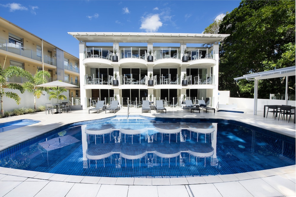 SANDCASTLES NOOSA 3/50