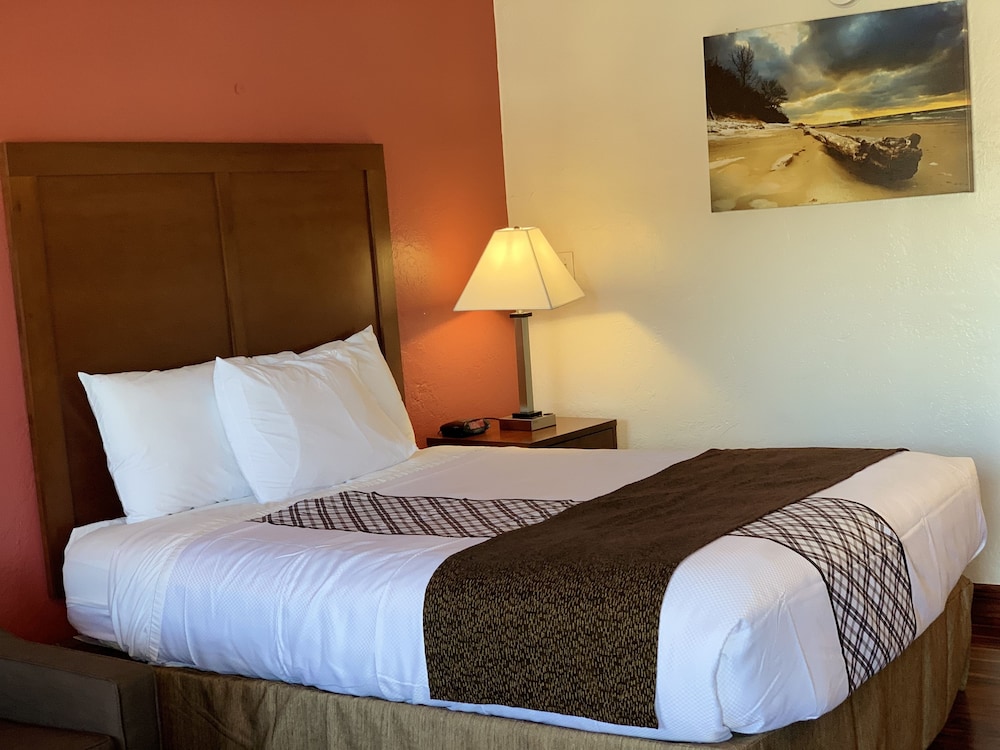 Red Carpet Inn Medford 16/36