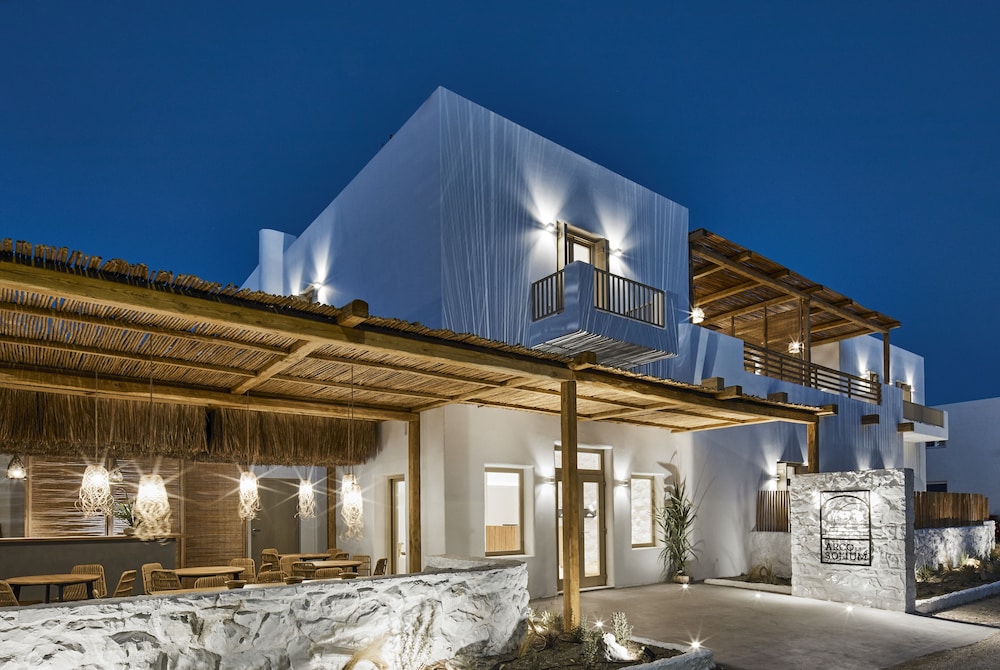 Arco Solium Suites 3/48