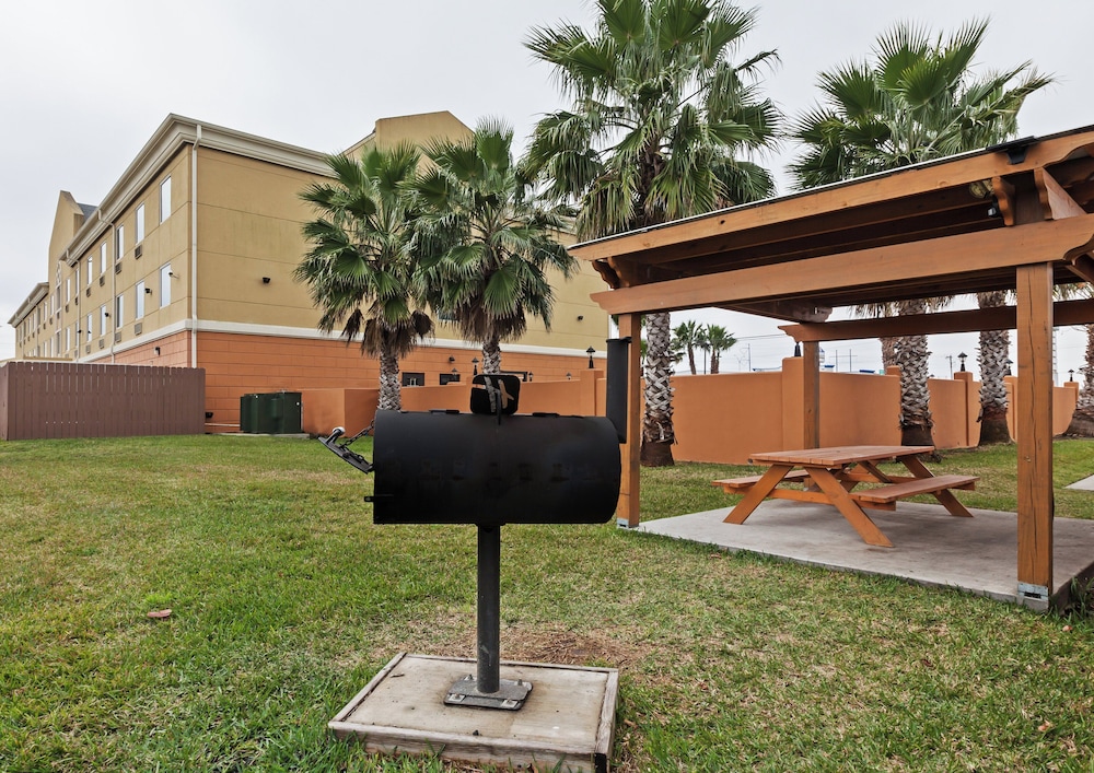Holiday Inn Express Hotel And Suites Corpus Christi Nw Calallen 66/71